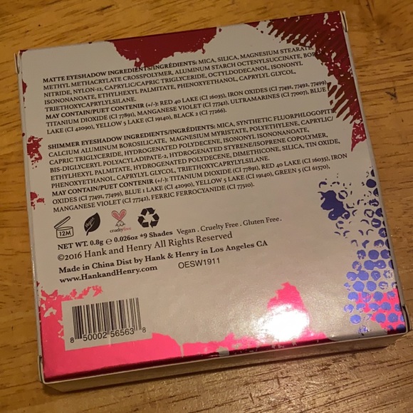 Hank & Henry Living in Color Eyeshadow Palette - Picture 3 of 5